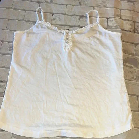 TALBOTS size medium tank - Picture 1 of 3